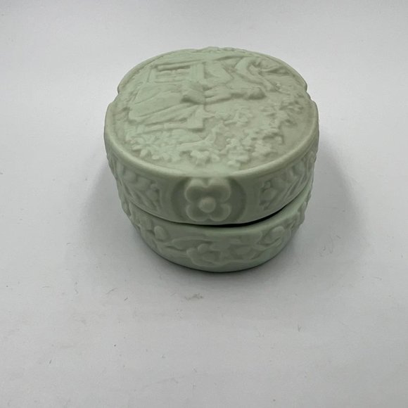 Lladro 5267 Oval Box Decorated" miniature trinket box. - Picture 6 of 10